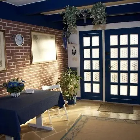 Alte Grundschule 2 *